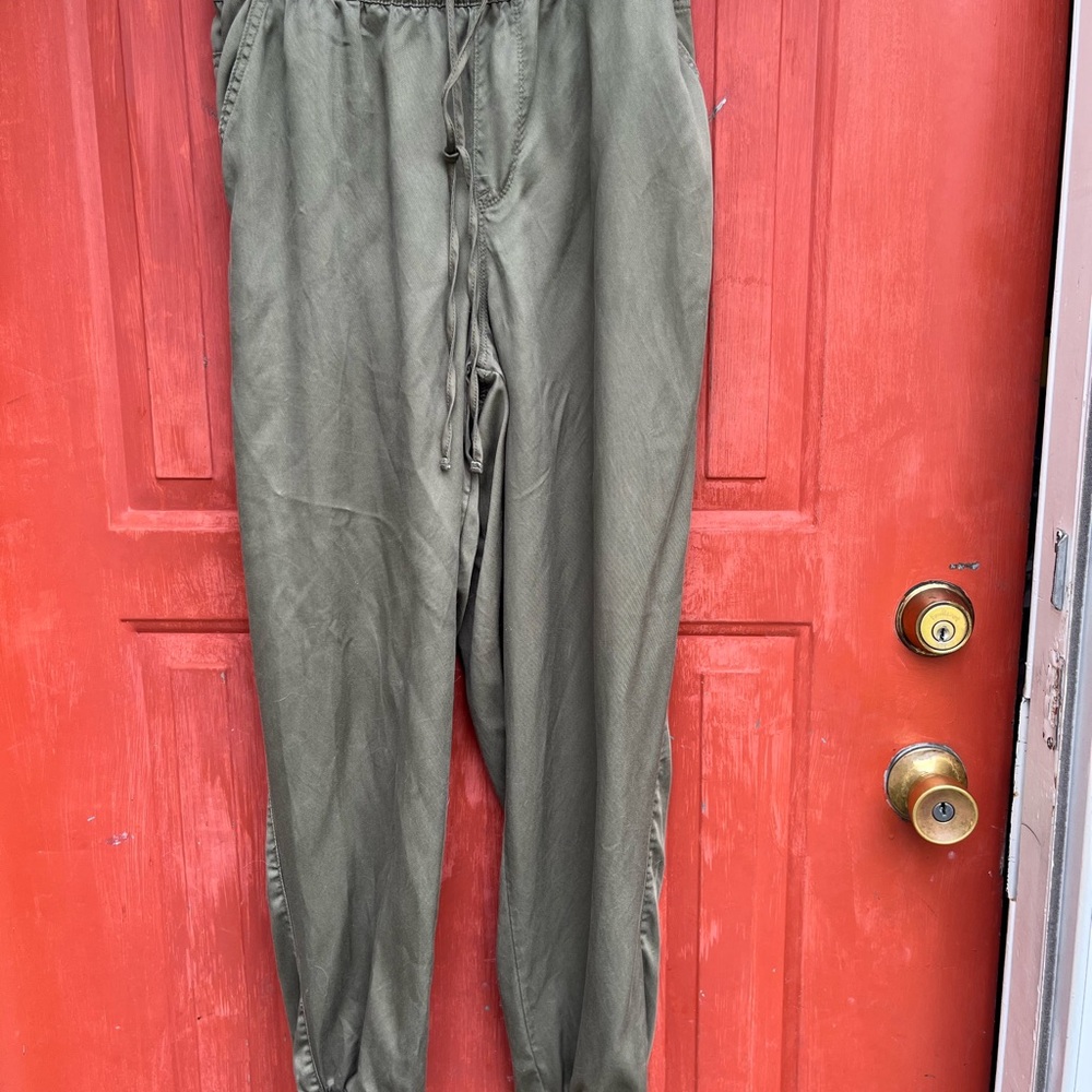 Nine West joggers size XL Olive Green